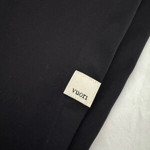 Vuori All the Feels black leggings Size L